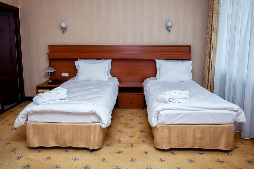 City Hotel Tien Shan Koktobe Bagian luar foto
