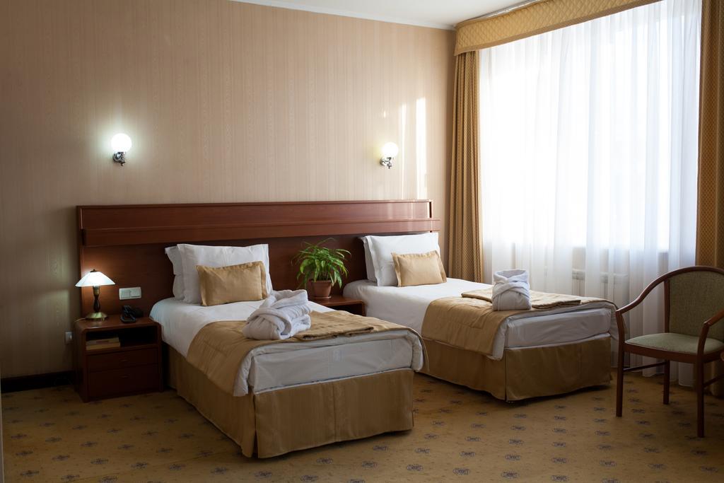 City Hotel Tien Shan Koktobe Bagian luar foto