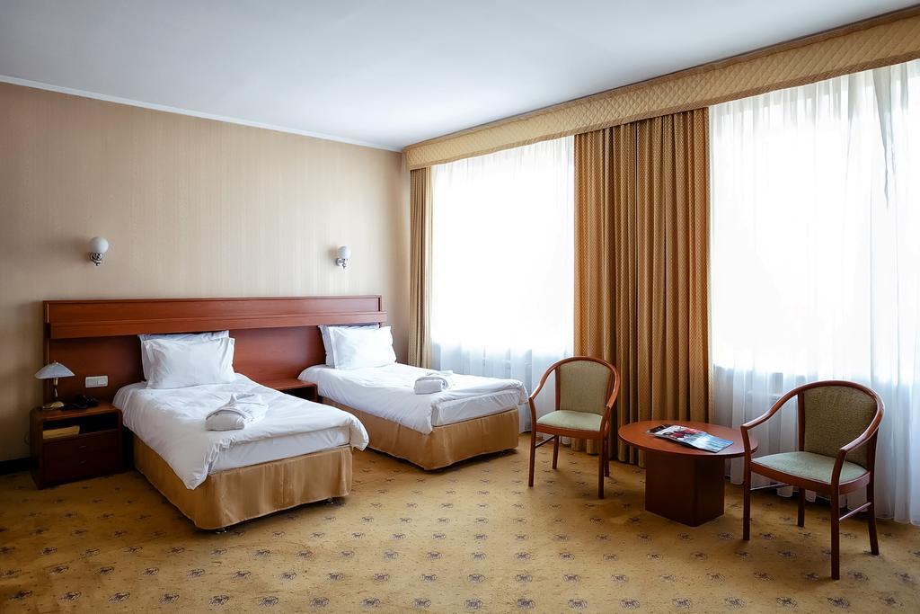 City Hotel Tien Shan Koktobe Bagian luar foto