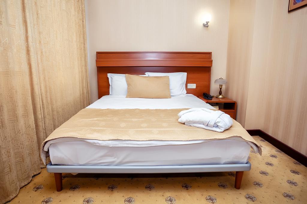 City Hotel Tien Shan Koktobe Bagian luar foto