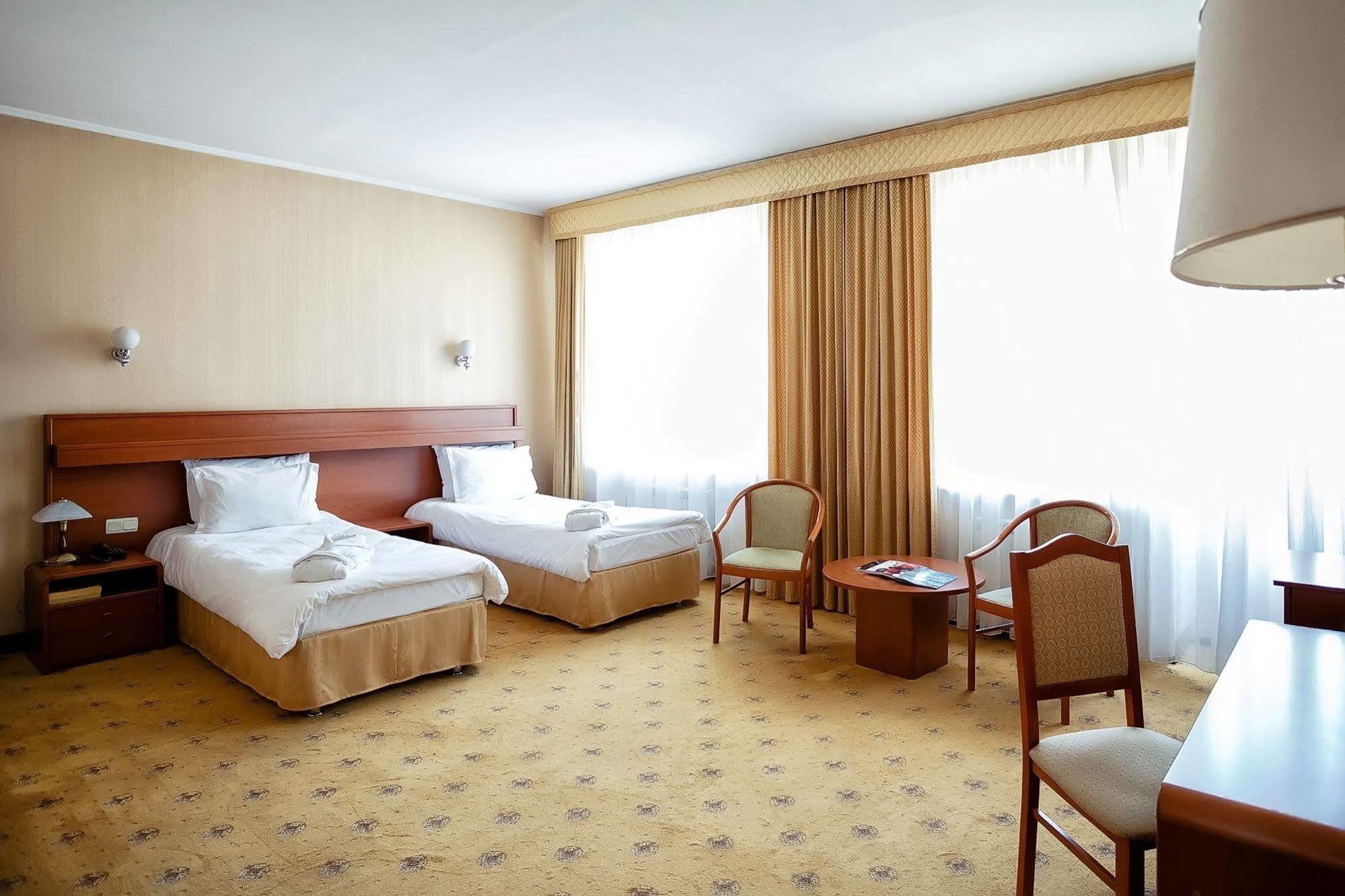 City Hotel Tien Shan Koktobe Bagian luar foto