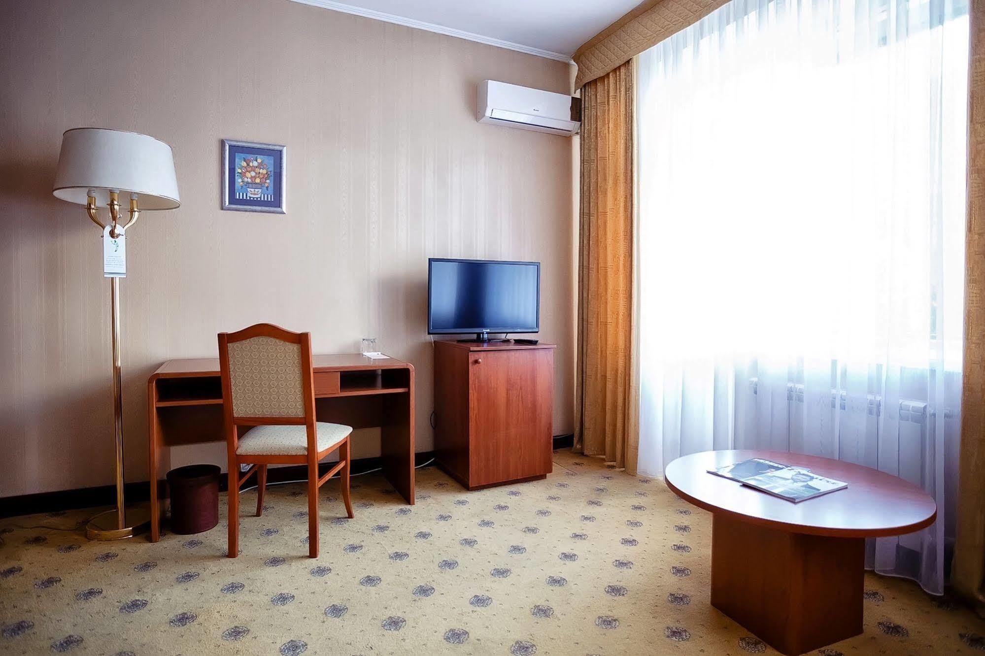 City Hotel Tien Shan Koktobe Bagian luar foto