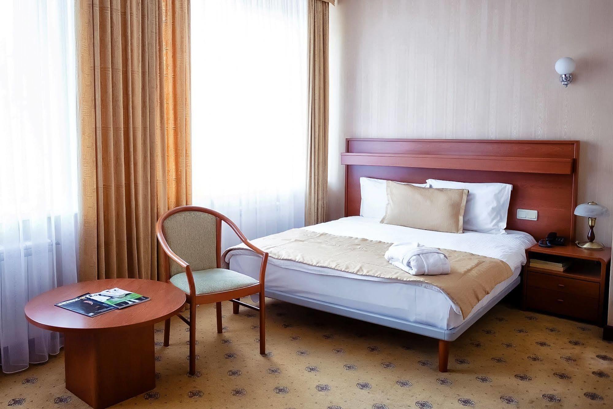 City Hotel Tien Shan Koktobe Bagian luar foto