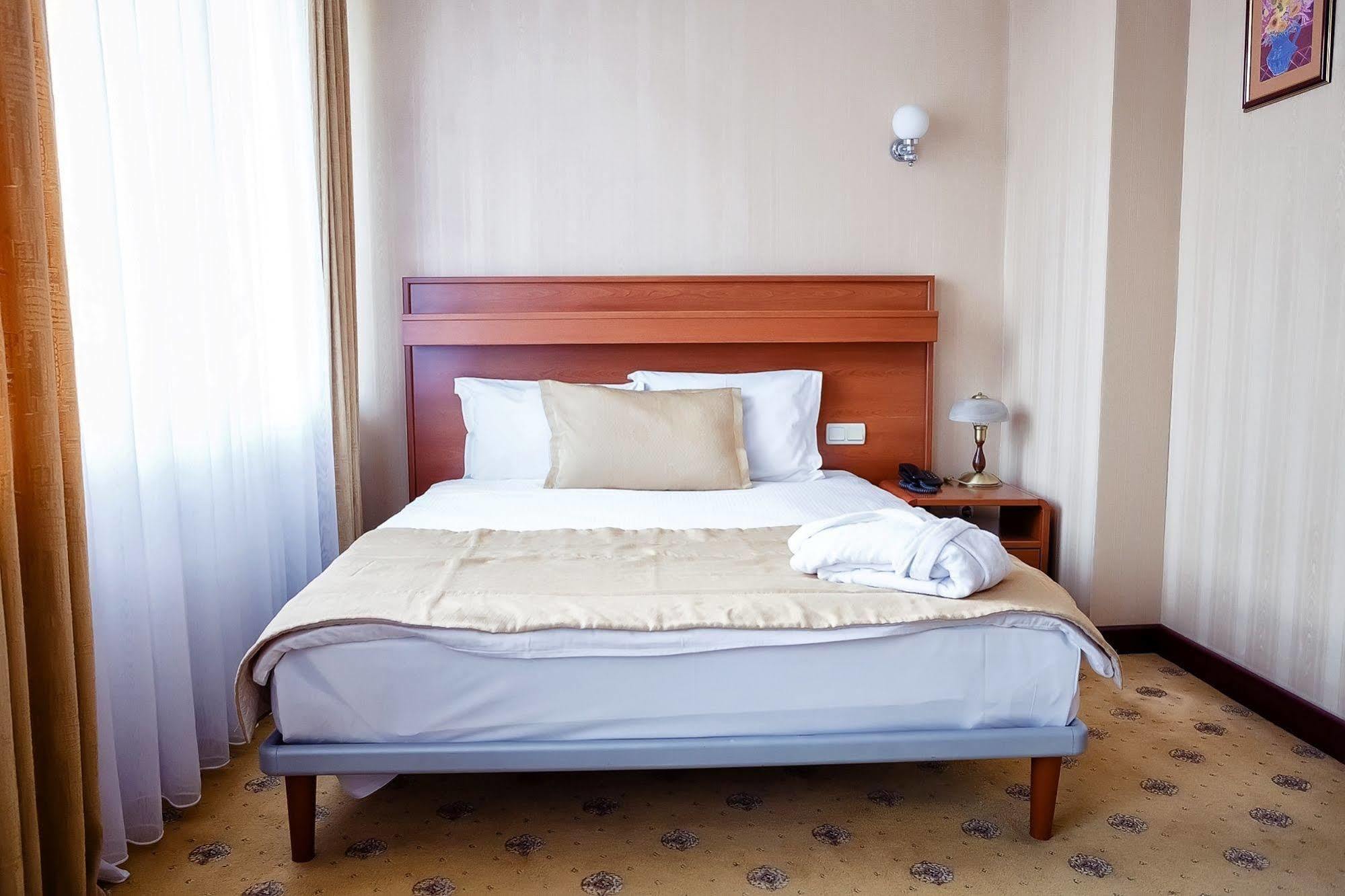 City Hotel Tien Shan Koktobe Bagian luar foto