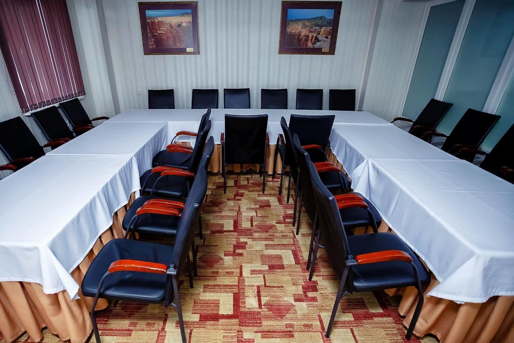 City Hotel Tien Shan Koktobe Bagian luar foto